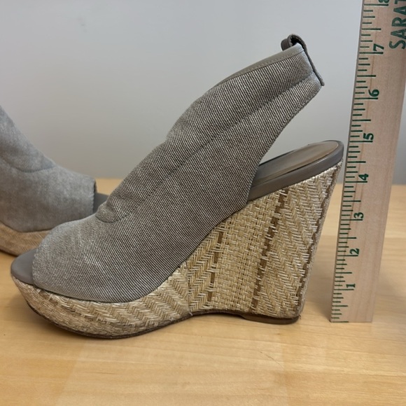 Stuart Weitzman Glover Wedge Sandals Size 7 - Picture 13 of 13